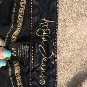 Ariya juniors capris size 9/10 new with out tags